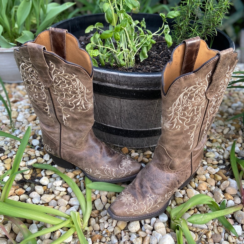 Laredo Women’s cowgirl boots